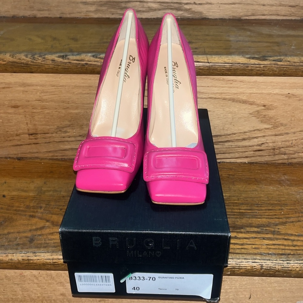 Pink pumps